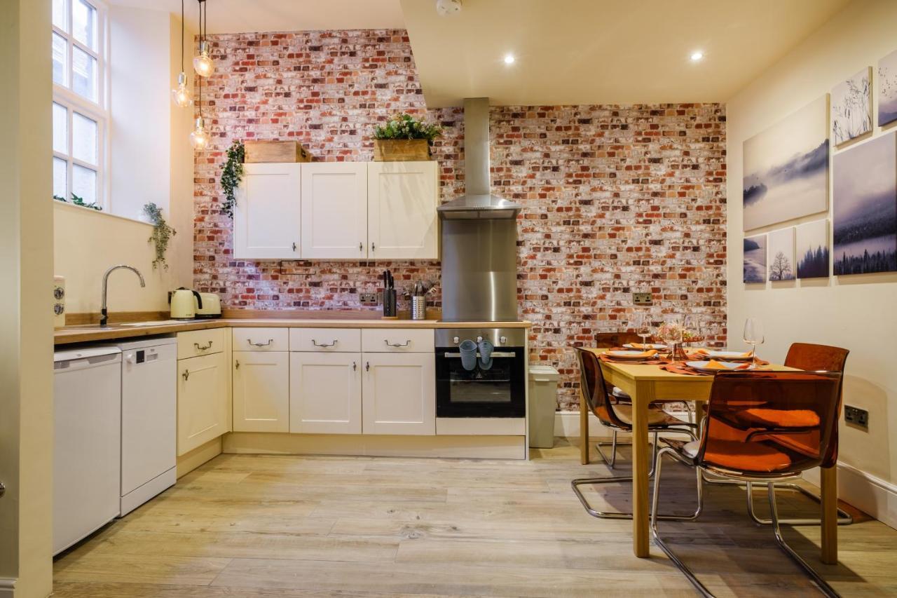 Flat 2, The Old Antiques Warehouse - Free Off-Site Health Club Access With Pool, Sauna, Steam Room & Gym Bowness-on-Windermere Εξωτερικό φωτογραφία