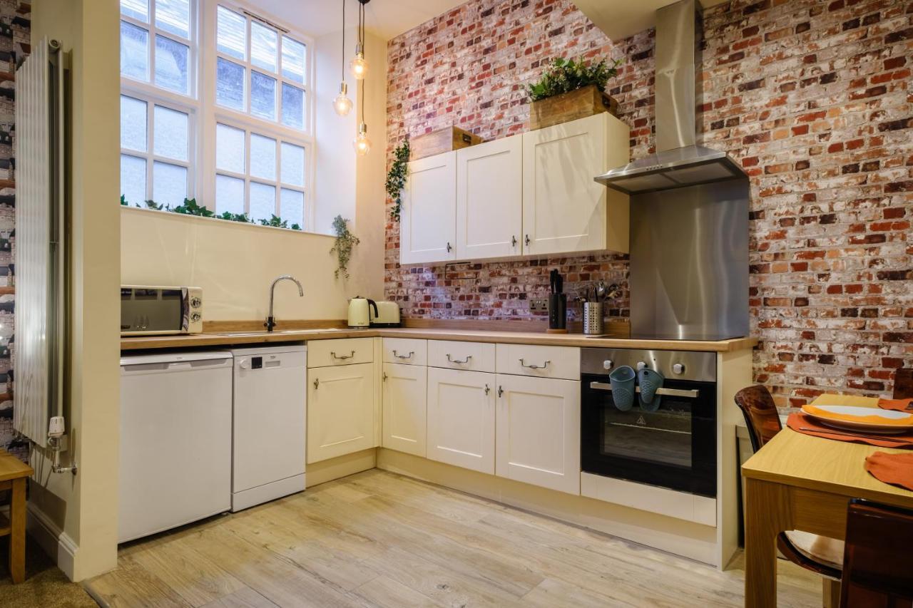 Flat 2, The Old Antiques Warehouse - Free Off-Site Health Club Access With Pool, Sauna, Steam Room & Gym Bowness-on-Windermere Εξωτερικό φωτογραφία