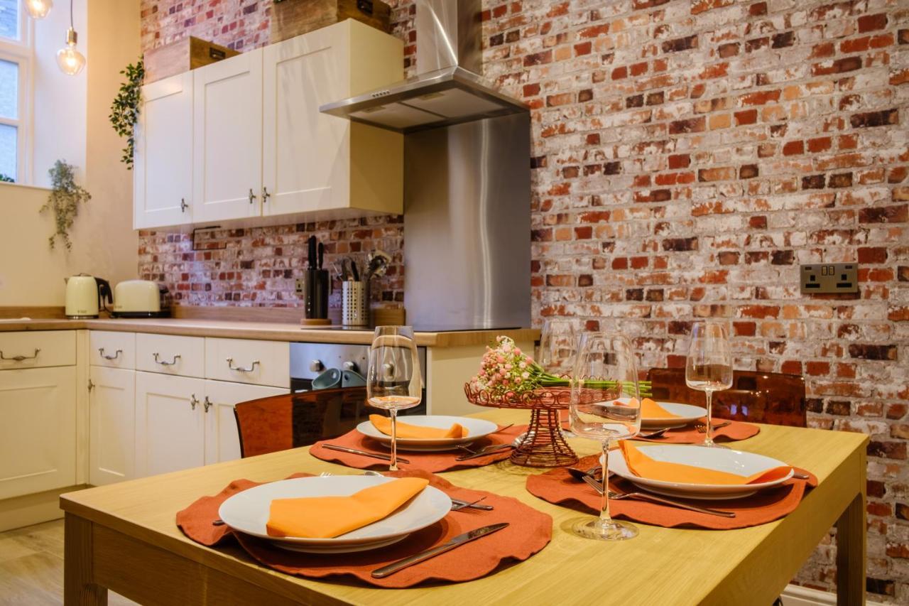 Flat 2, The Old Antiques Warehouse - Free Off-Site Health Club Access With Pool, Sauna, Steam Room & Gym Bowness-on-Windermere Εξωτερικό φωτογραφία